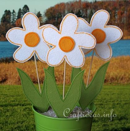 Felt Craft for Easter - Felt Daisy Plant Poke 2