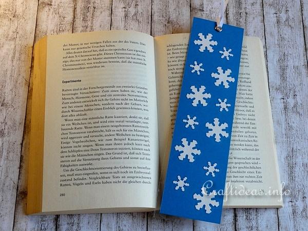 Christmas Paper Craft - Easy to Make Snowflake Bookmark