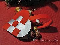 Christmas Paper Craft - Swedish Heart Paper Christmas Ornament