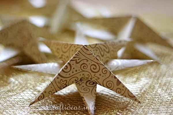 Christmas Paper Craft - Three Dimensional Paper Star - Side View