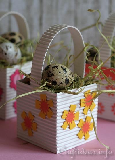 Paper Crafts for Easter - Mini Easter Baskets with Eggs 2