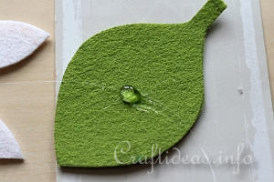 Spring Craft Project - Felt Daisy and Leaf Garland Tutorial