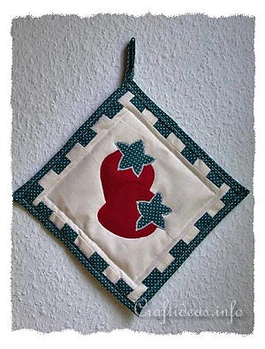 Summer Sewing Craft - Strawberry Potholder for the Kitchen 300