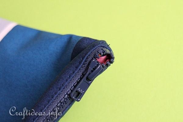 Zipper Pull Detail