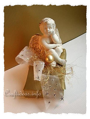 Basic Christmas Craft Ideas - Angel Gift Wrap in Gold 