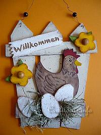 Wooden Country Door Sign with Hen and Eggs 
