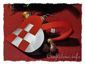 Christmas Paper Craft - Woven Heart Paper Christmas Ornament 