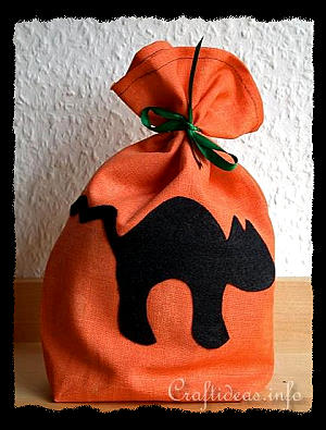 Fabric Craft - Sewing Craft for Halloween - Black Cat Goodie Bag 