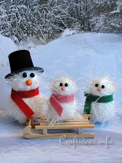 Fuzzy Snowman Family 1
