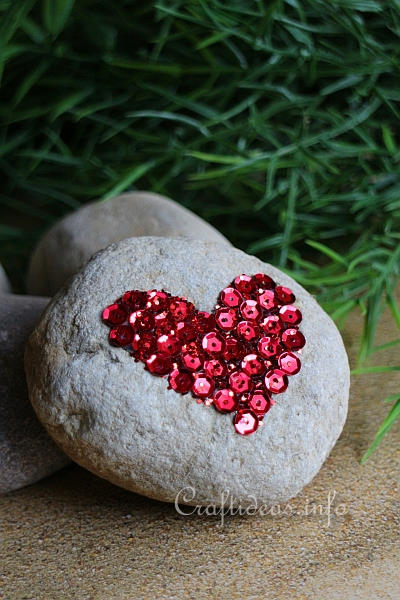 Sequins Heart Stone Paperweight
