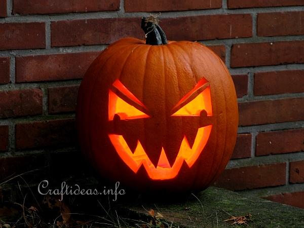 Halloween Craft - Spooky Halloween Jack o Lantern and Pumpkin Soup Recipe