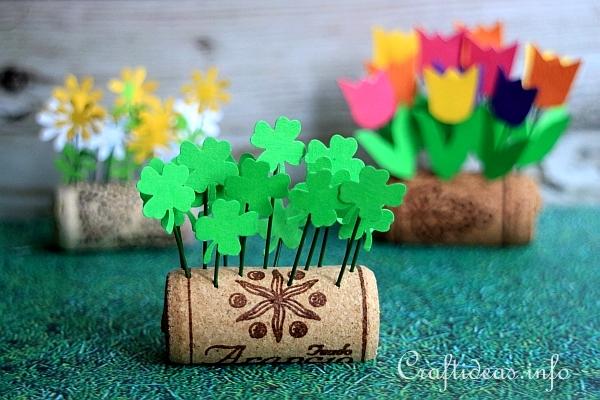 Wine Cork Upcycling - Mini Clover Flower Bed