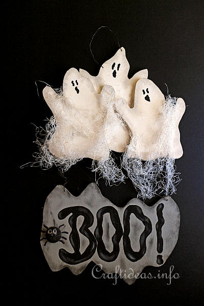 Wood Craft for Halloween - Wooden Ghosts Door Sign for Halloween
